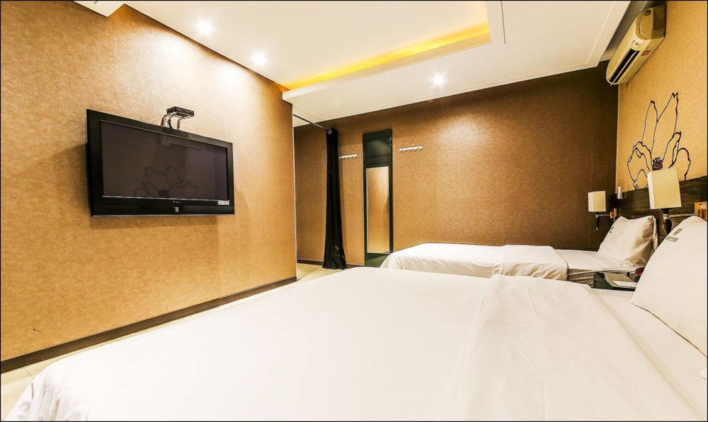 Nice Hotel Uijeongbu Esterno foto