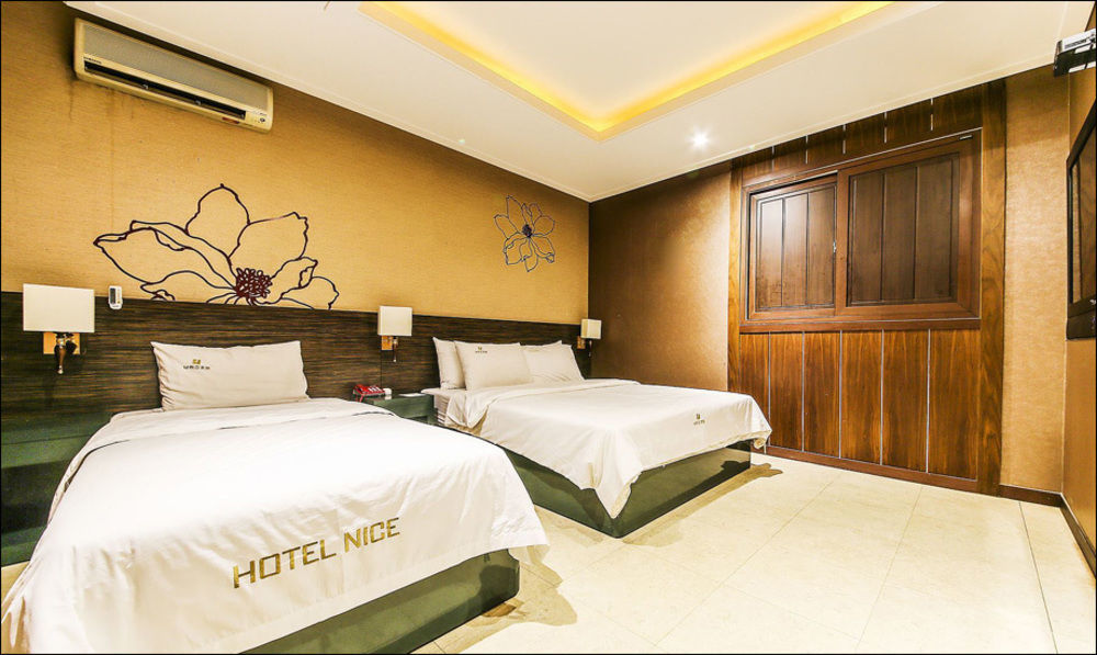 Nice Hotel Uijeongbu Esterno foto
